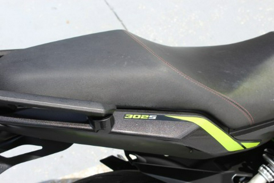 2022 Benelli 302S