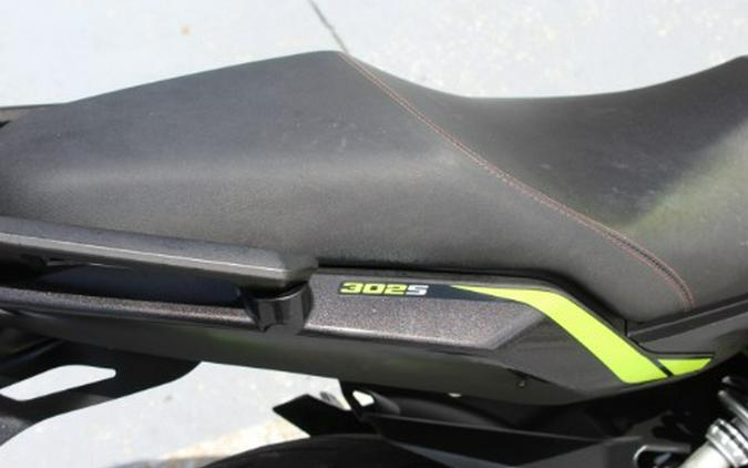 2022 Benelli 302S
