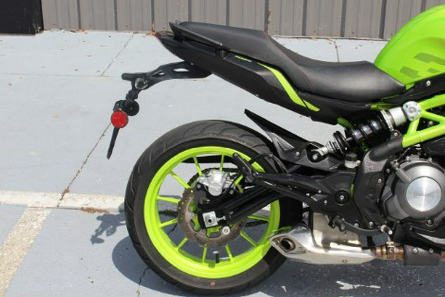 2022 Benelli 302S