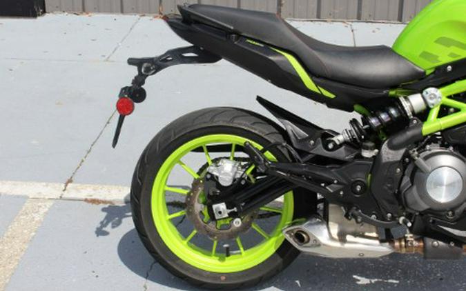 2022 Benelli 302S