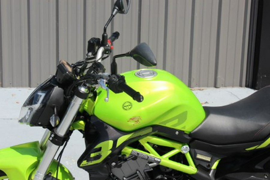 2022 Benelli 302S
