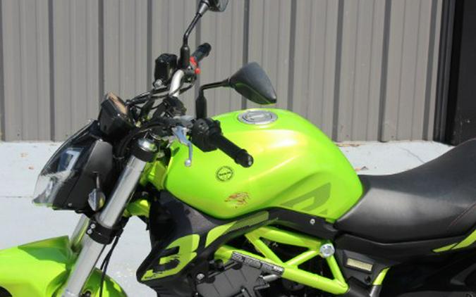2022 Benelli 302S