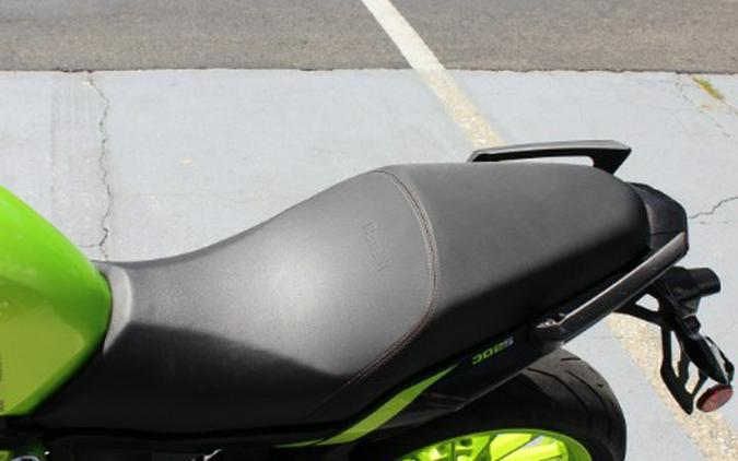 2022 Benelli 302S