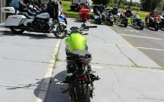 2022 Benelli 302S