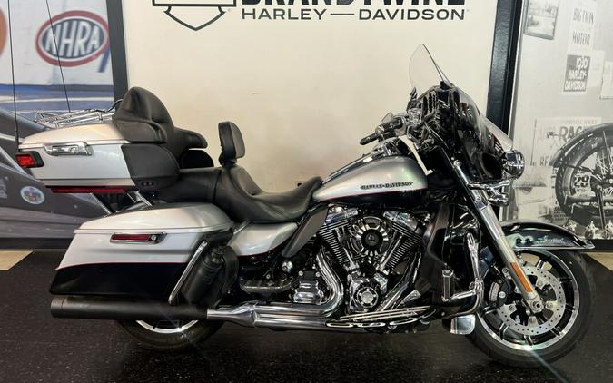 2015 Harley-Davidson® Ultra Limited Brilliant Silver Pearl/Vivid Black FLHTK