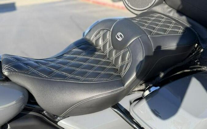 2022 Harley-Davidson Road Glide Limited Gunship Grey - Black Finish