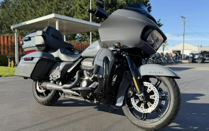 2022 Harley-Davidson Road Glide Limited Gunship Grey - Black Finish