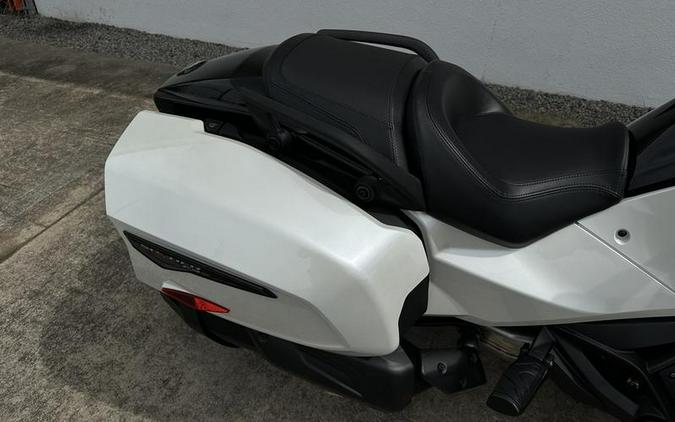 2024 Can-Am® SPYDER F3 T 1330 SE6