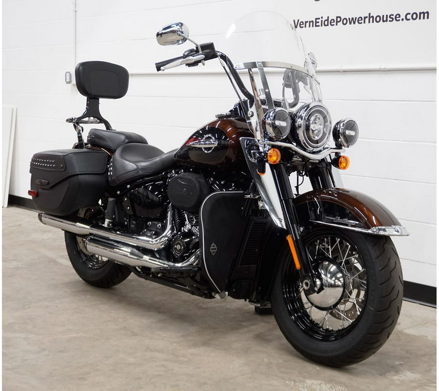 2019 Harley-Davidson® FLHCS - Heritage Classic 114