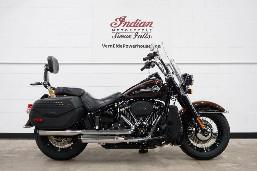 2019 Harley-Davidson® FLHCS - Heritage Classic 114