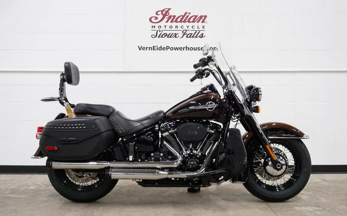 2019 Harley-Davidson® FLHCS - Heritage Classic 114