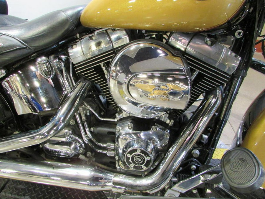 2017 Harley-Davidson® FLSTC - Heritage Softail® Classic