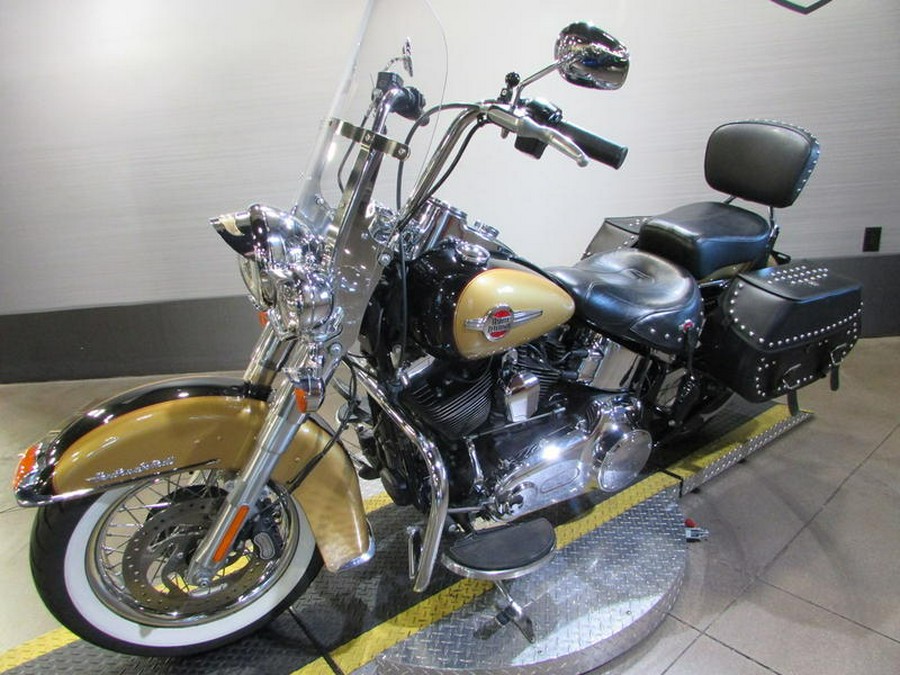 2017 Harley-Davidson® FLSTC - Heritage Softail® Classic