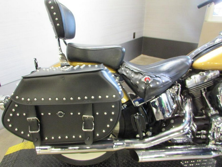 2017 Harley-Davidson® FLSTC - Heritage Softail® Classic