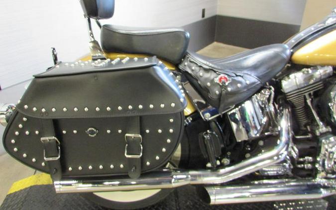 2017 Harley-Davidson® FLSTC - Heritage Softail® Classic