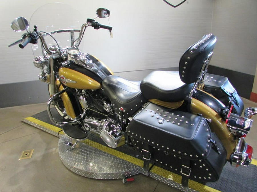 2017 Harley-Davidson® FLSTC - Heritage Softail® Classic