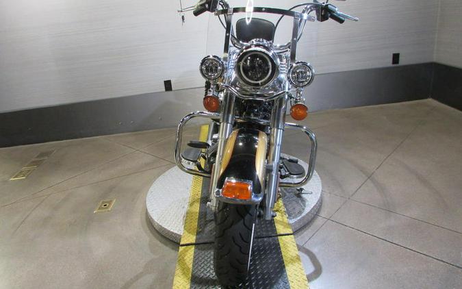 2017 Harley-Davidson® FLSTC - Heritage Softail® Classic