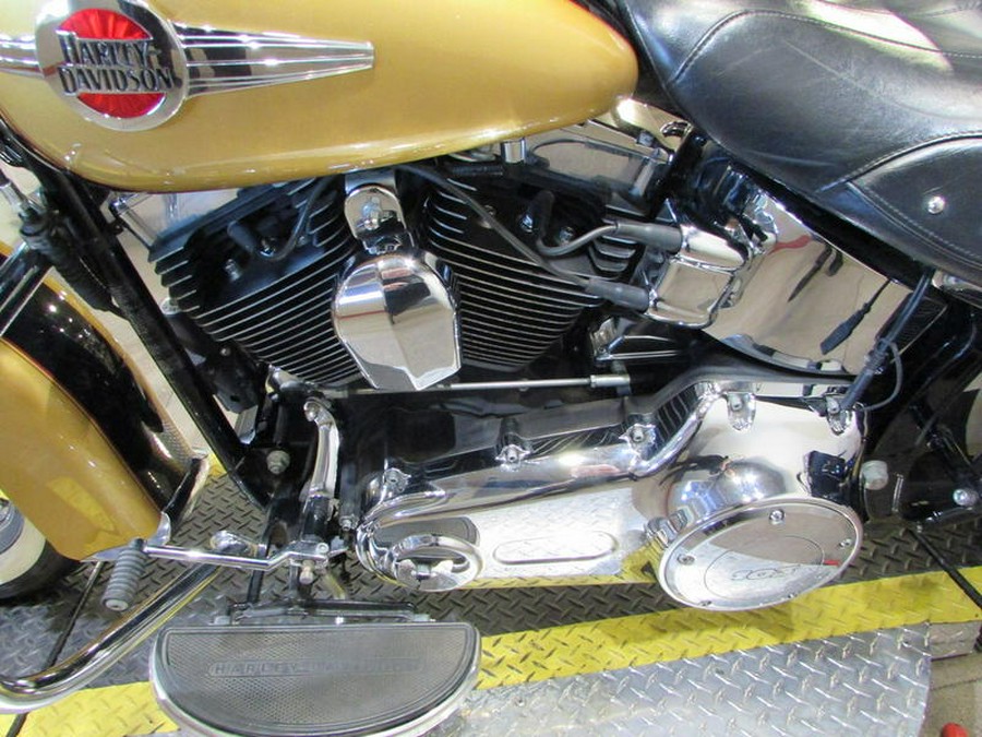 2017 Harley-Davidson® FLSTC - Heritage Softail® Classic