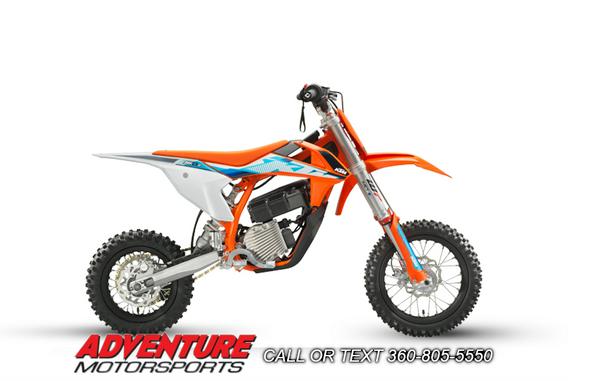 2023 KTM SX-E 3 First Look [Just In Time For Christmas]