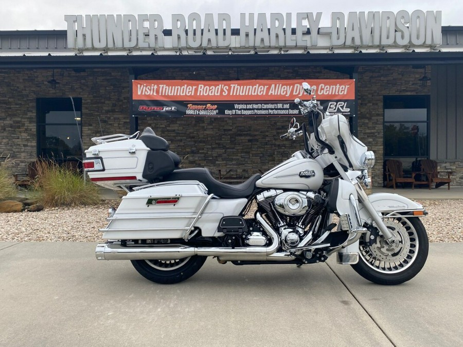 2012 Electra Glide Ultra Classic 103 White Hot Pearl w/ Pinstripe