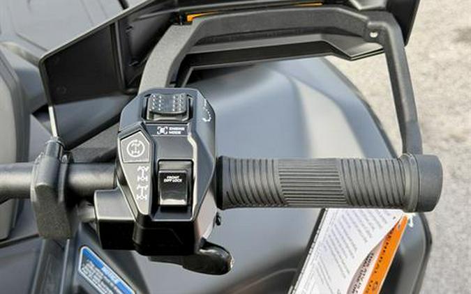 2026 Can-Am Outlander XT-P 1000R Smart-Shox with 10.25 in. touchscreen display