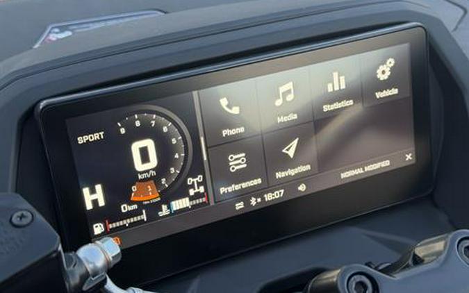 2026 Can-Am Outlander XT-P 1000R Smart-Shox with 10.25 in. touchscreen display