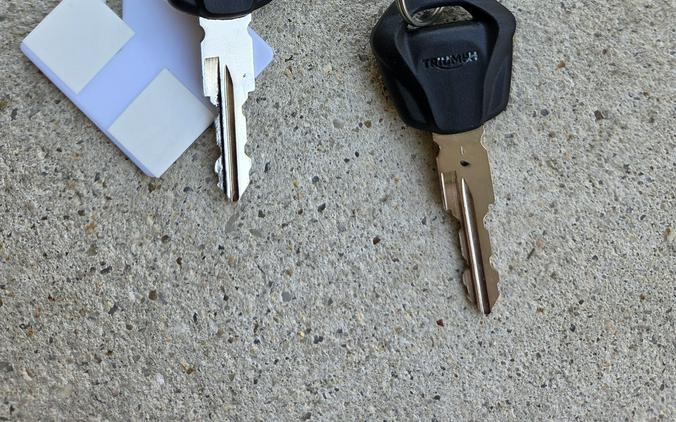 2026 TRIUMPH TRIDENT 660 TRIBUTE