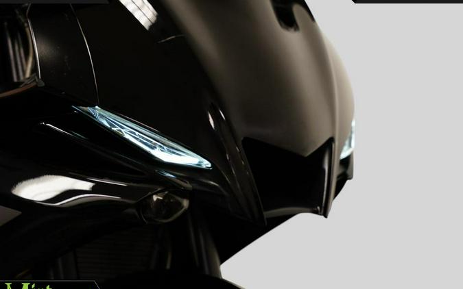 2023 Yamaha YZF-R1