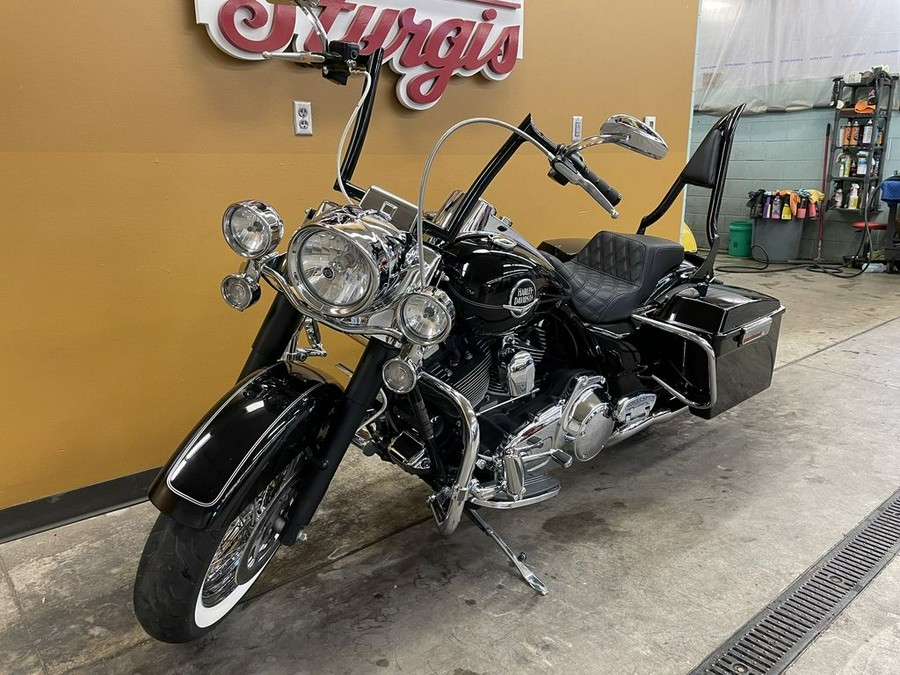 2009 Harley-Davidson® FLHRC - Road King® Classic