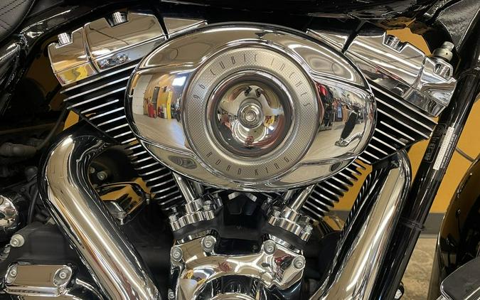 2009 Harley-Davidson® FLHRC - Road King® Classic