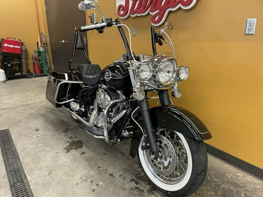 2009 Harley-Davidson® FLHRC - Road King® Classic