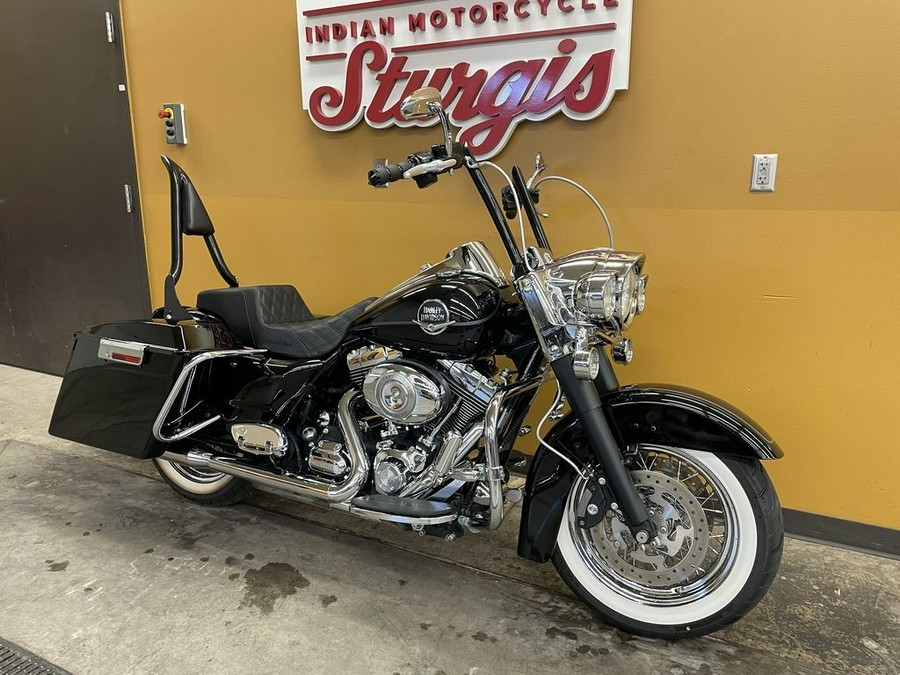 2009 Harley-Davidson® FLHRC - Road King® Classic