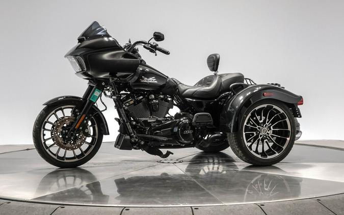 2023 HARLEY-DAVIDSON FLTRT ROAD GLIDE 3 in Vivid Black 10872 miles