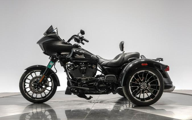 2023 HARLEY-DAVIDSON FLTRT ROAD GLIDE 3 in Vivid Black 10872 miles