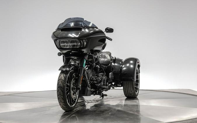 2023 HARLEY-DAVIDSON FLTRT ROAD GLIDE 3 in Vivid Black 10872 miles