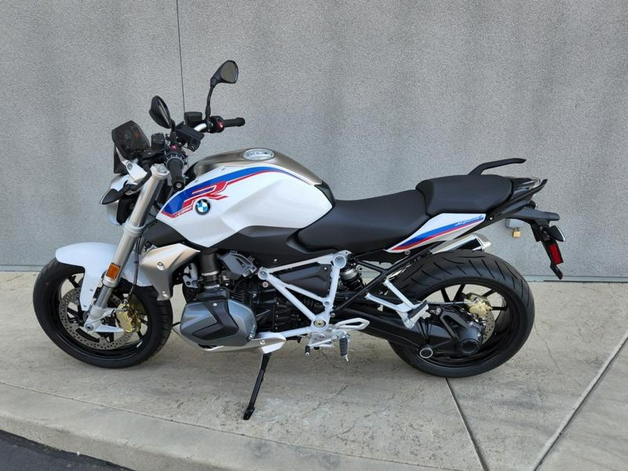 2022 BMW R 1250 R Light White / Racing Blue / Racing Red