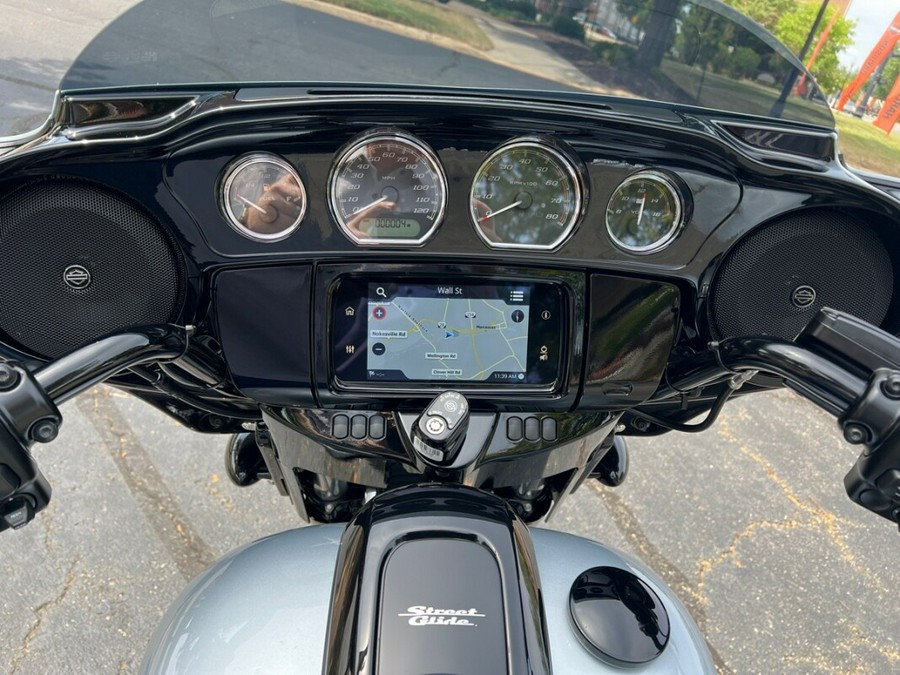 2023 FLHXS Street Glide® Special in Atlas Silver Metallic