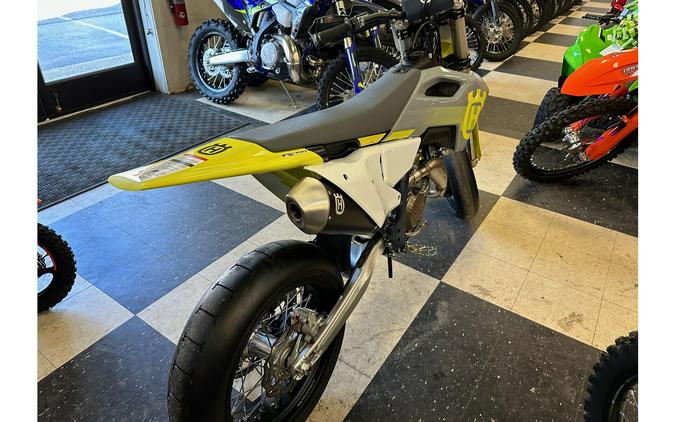 2024 Husqvarna Motorcycles FS 450