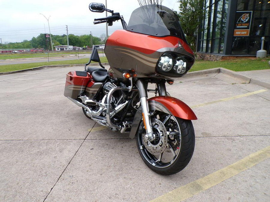 2013 Harley-Davidson® FLTRXSE2 - CVO™ Road Glide® Custom®