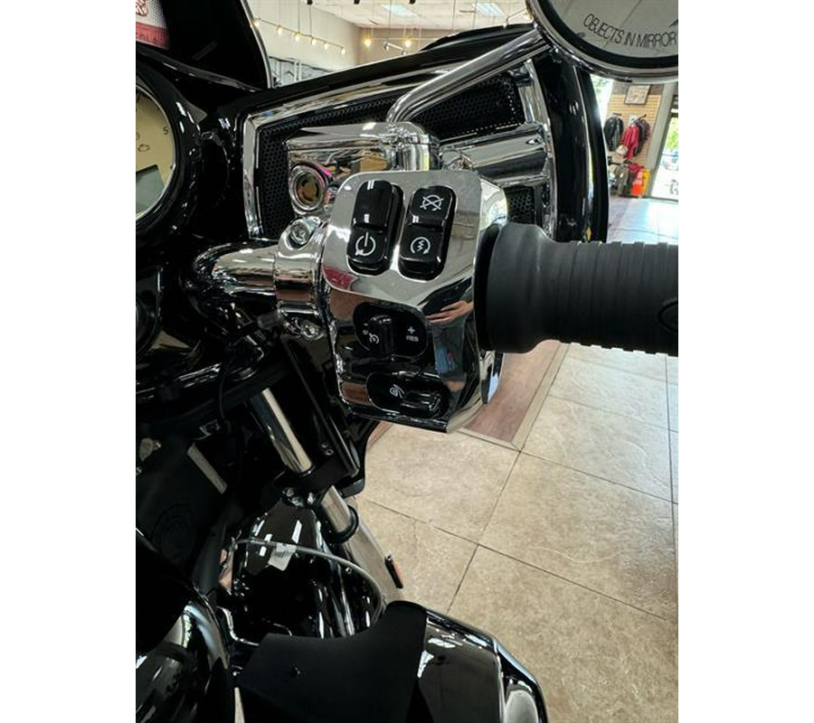 2024 Indian Motorcycle Roadmaster® with PowerBand Audio Package