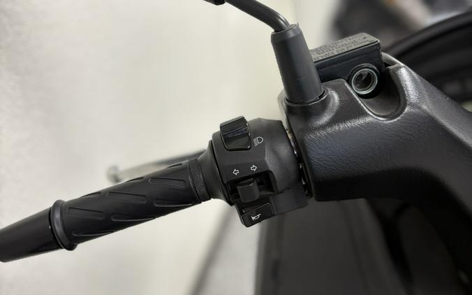 2019 SUZUKI Burgman 200 - US0103