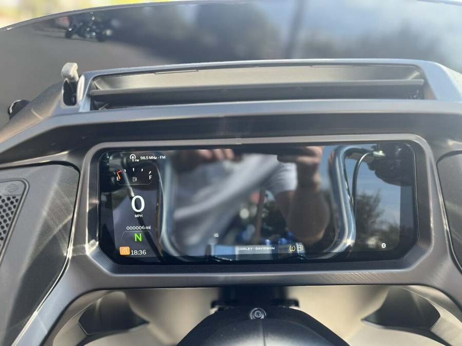 2025 Harley-Davidson® Road Glide® FLTRX Billiard Gray