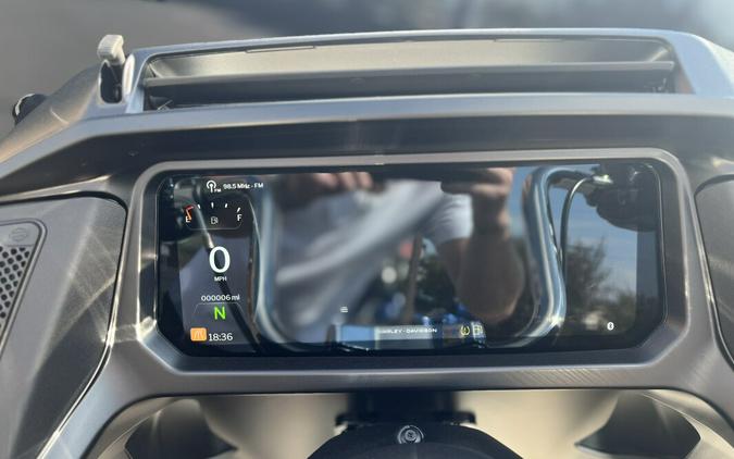 2025 Harley-Davidson® Road Glide® FLTRX Billiard Gray