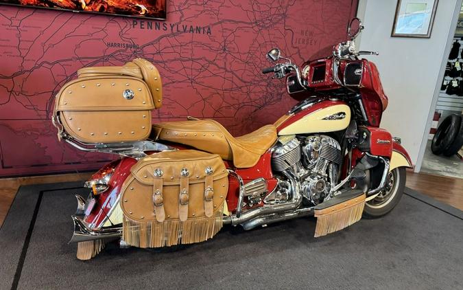 2017 Indian Motorcycle® Roadmaster® Classic Indian Motorcycle ® Red over Ivory Cream