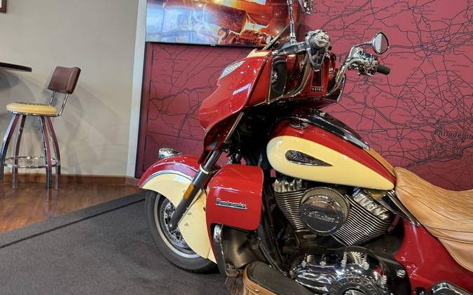 2017 Indian Motorcycle® Roadmaster® Classic Indian Motorcycle ® Red over Ivory Cream