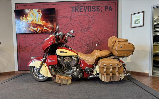 2017 Indian Motorcycle® Roadmaster® Classic Indian Motorcycle ® Red over Ivory Cream