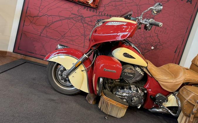 2017 Indian Motorcycle® Roadmaster® Classic Indian Motorcycle ® Red over Ivory Cream