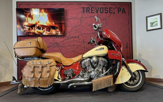 2017 Indian Motorcycle® Roadmaster® Classic Indian Motorcycle ® Red over Ivory Cream