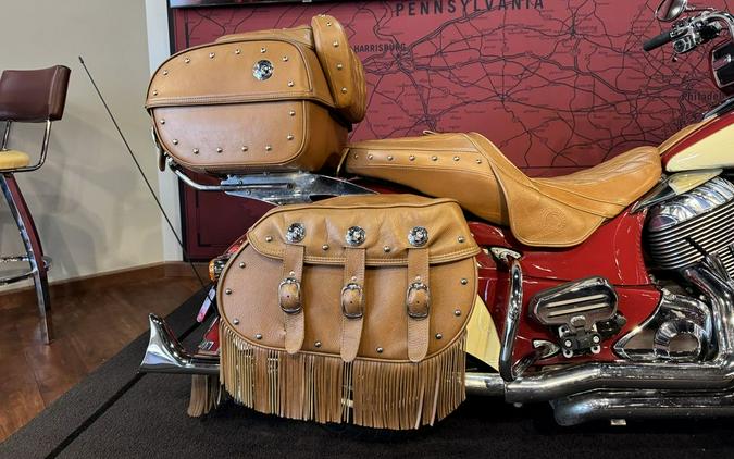 2017 Indian Motorcycle® Roadmaster® Classic Indian Motorcycle ® Red over Ivory Cream