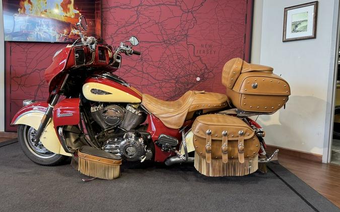 2017 Indian Motorcycle® Roadmaster® Classic Indian Motorcycle ® Red over Ivory Cream